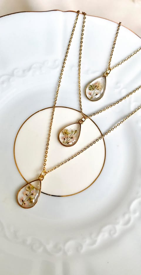 Wildflower Necklace | Pressed Flowers