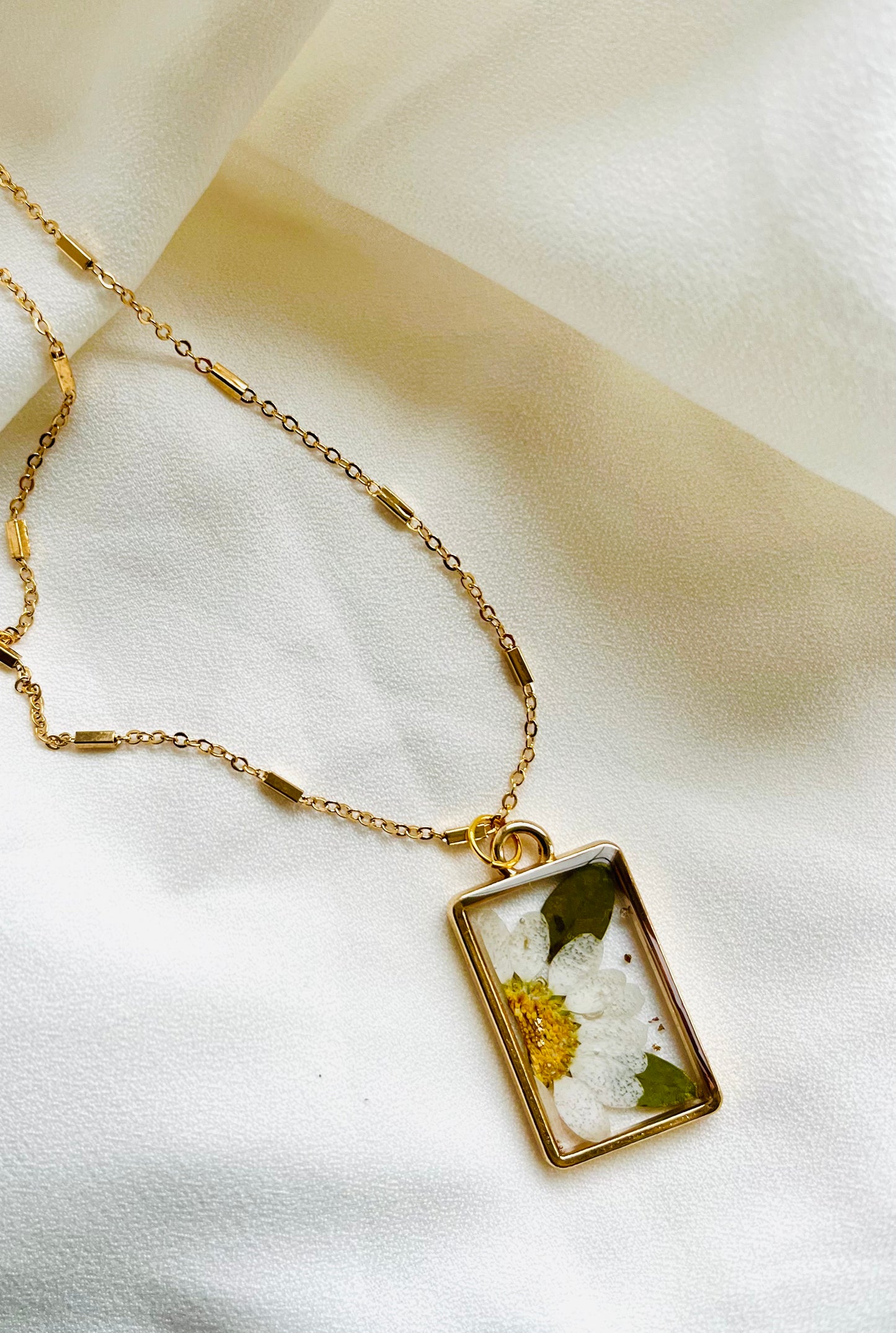 Daisy Necklace | Real Pressed Flowers