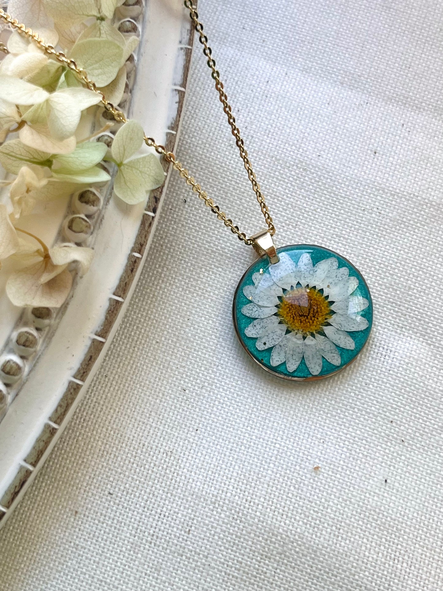 Pressed Flowers | Daisy Necklace