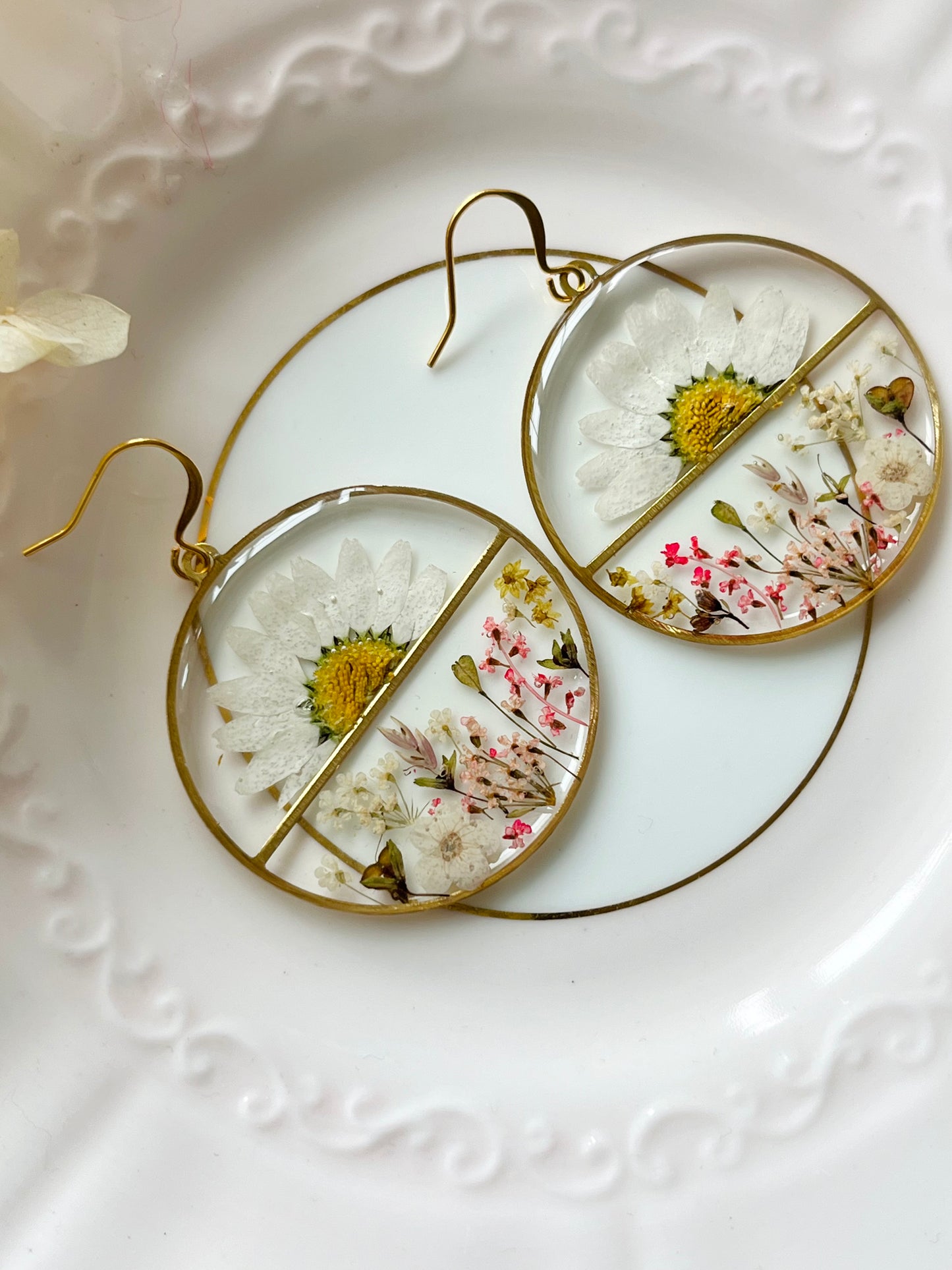 Daisy Sunrise | Pressed Flower Earrings